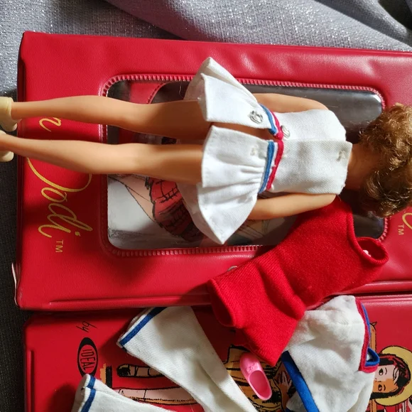 VTG IDEAL PEPPER DOLL + STUDENT DOLL CASE ACCESSORIES